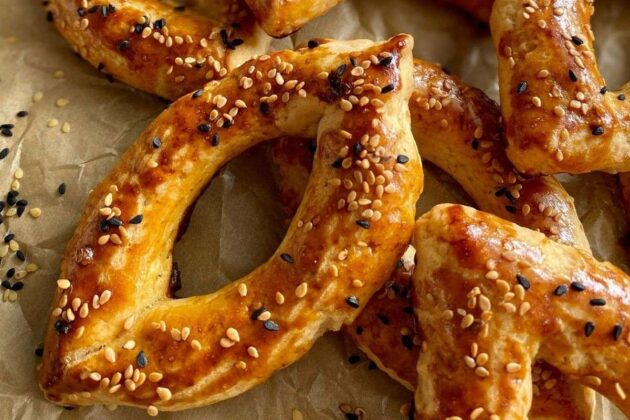 Evde Kendin Pişir! Pastane Usul&uuml; &Ccedil;atal Kurabiye Tarifi