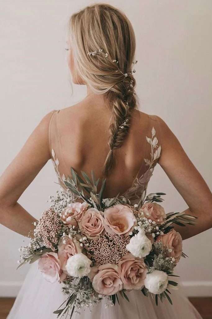 Çiçekli Gevşek Örgü At Kuyruğu