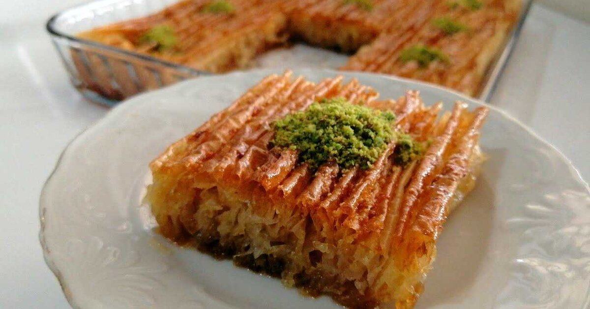 Baklavalık Yufkadan Efsane İrmikli Perde Tatlısı