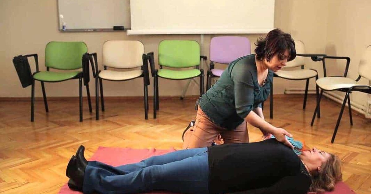 Bayılan kişiye ilk yardım nasıl yapılmalı?