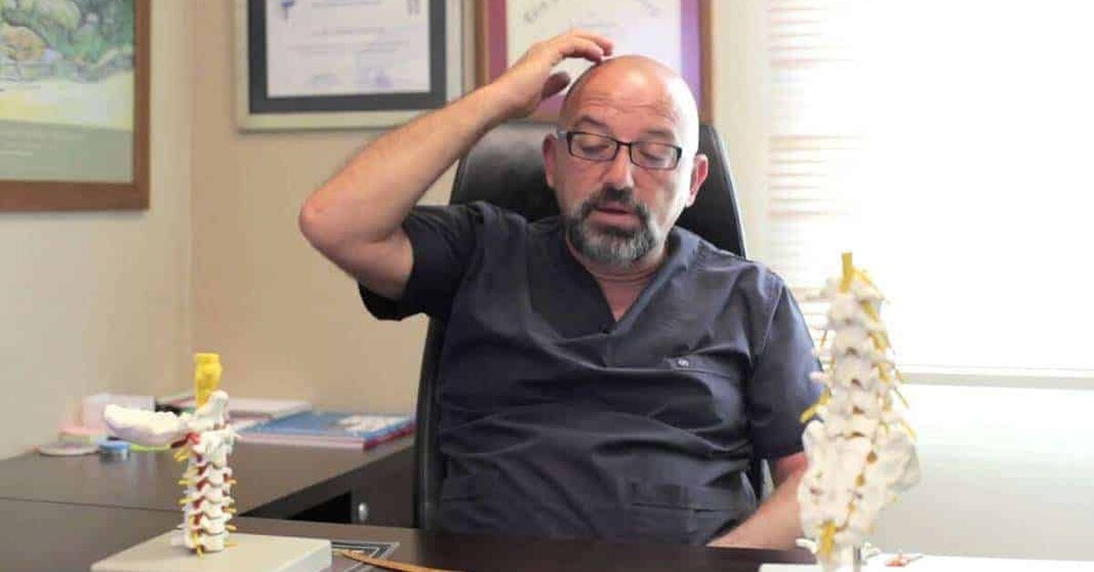 Boyun düzleşmesinin belirtileri nelerdir?