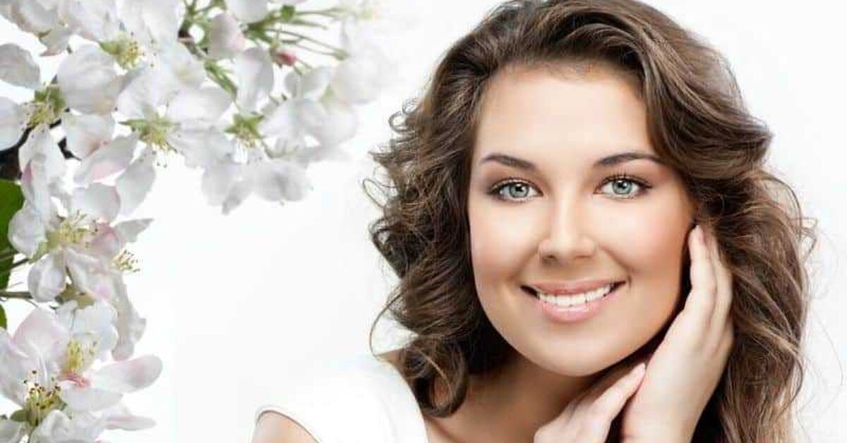 Suna Dumankaya’dan Cildi Parlak Gösteren Maske