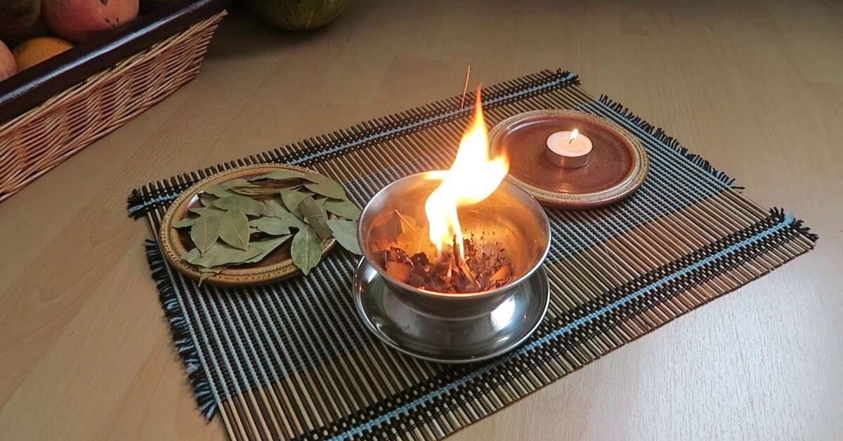 Defne Yaprağını Yaktıktan 10 Dakika Sonra Bakın Ne Oluyor!