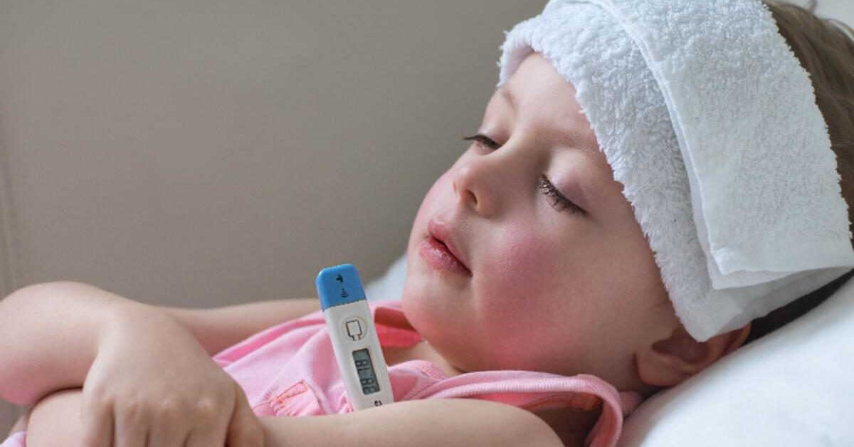 Ateşlenen Çocuğun Evde Ateşini düşürmek için neler yapılmalı?