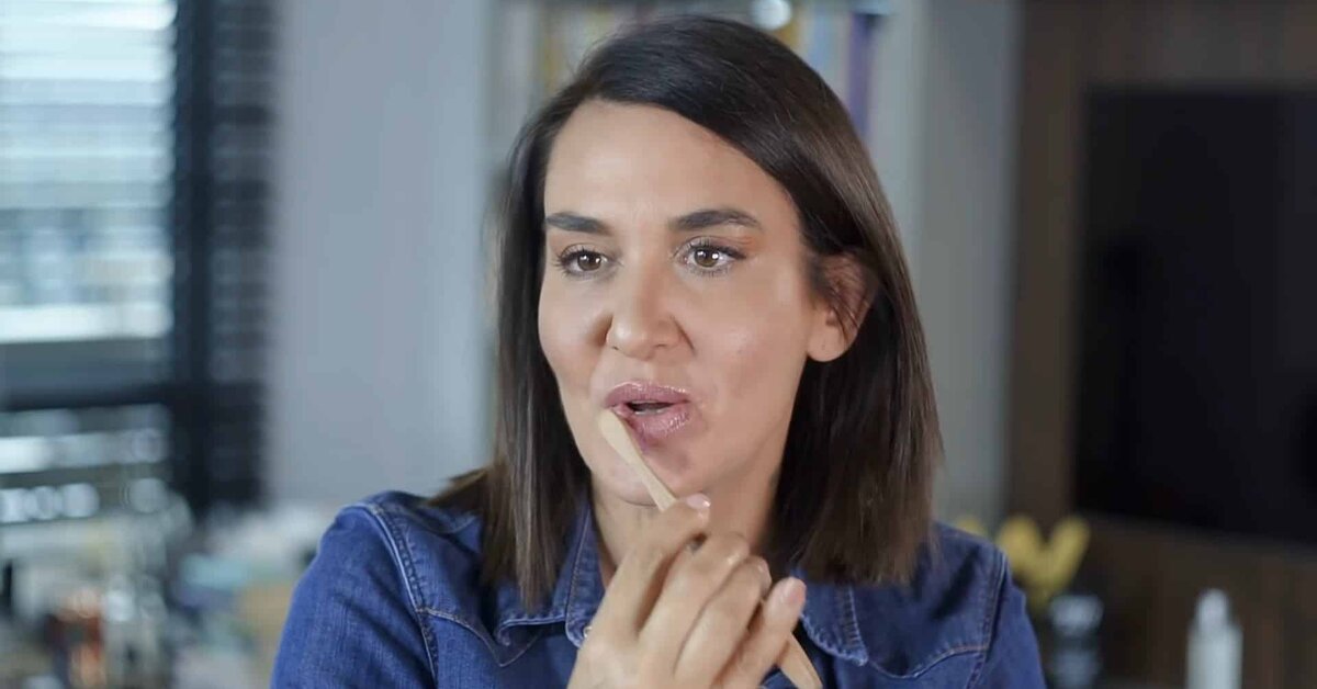 Ayşe Tolga’dan Evde Doğal Diş Macunu Yapılışı