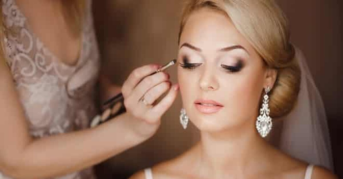 Aydınlık ve Işıltılı Gelin Makyajı