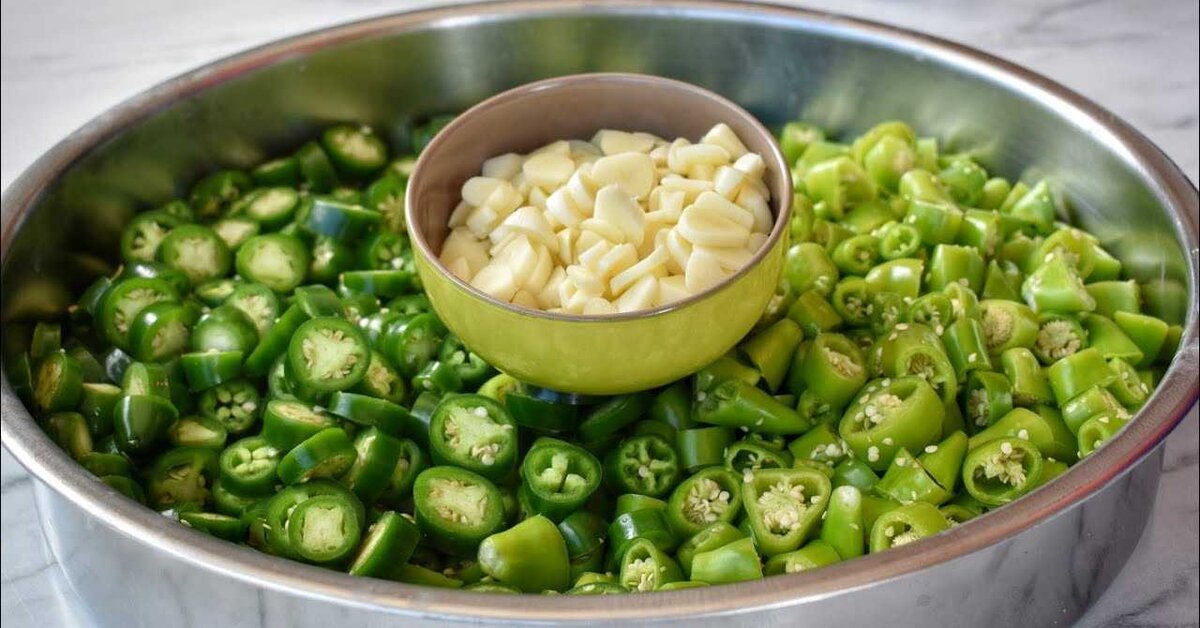 Kütür Kütür Acı Biber Turşusu