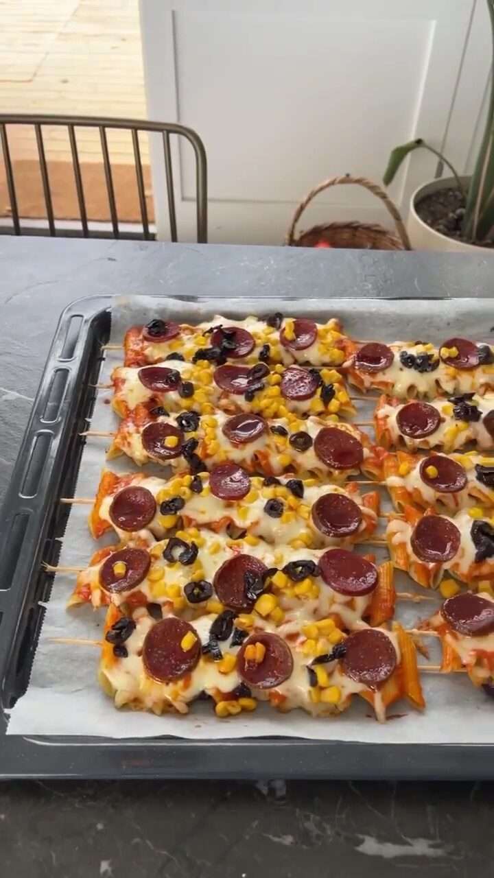 Özel Sosuyla Pizza Makarna Tarifi