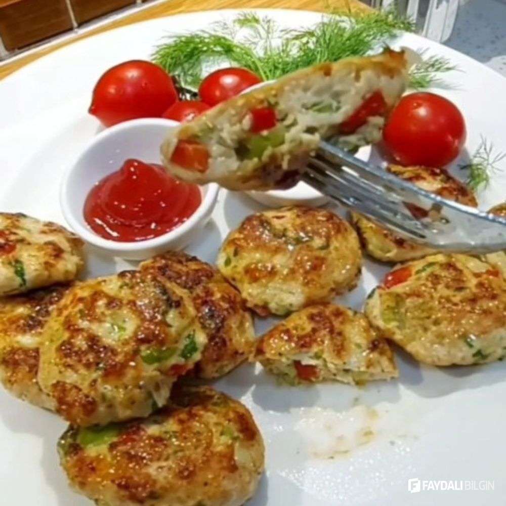 Pratik ve Lezzetli̇ Sebzeli̇ Tavuk Köftesi̇ Tarifi