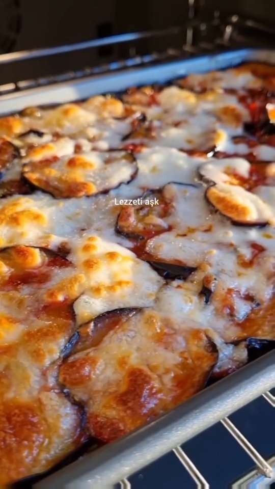 8 Adımda Domatesli Patlıcan Tarifi