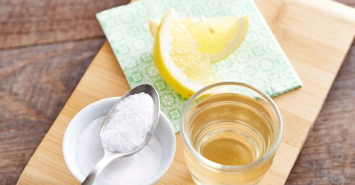 Yarım Limonu Karbonata Batırıp Yaptığını Görünce Hayret Edeceksiniz!