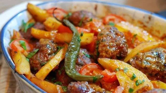 İzmir Köfte Tarifi Nasıl Yapılır?