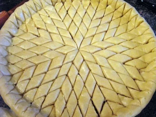Evde Baklava Dilimi Nasıl Kesilir?