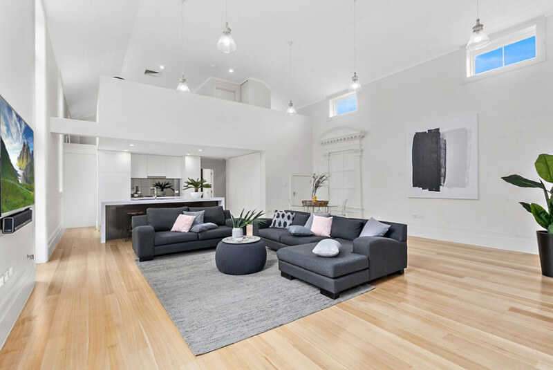 20 Muhteşem Gri ve Beyaz Çağdaş Oturma Odası Tasarımları