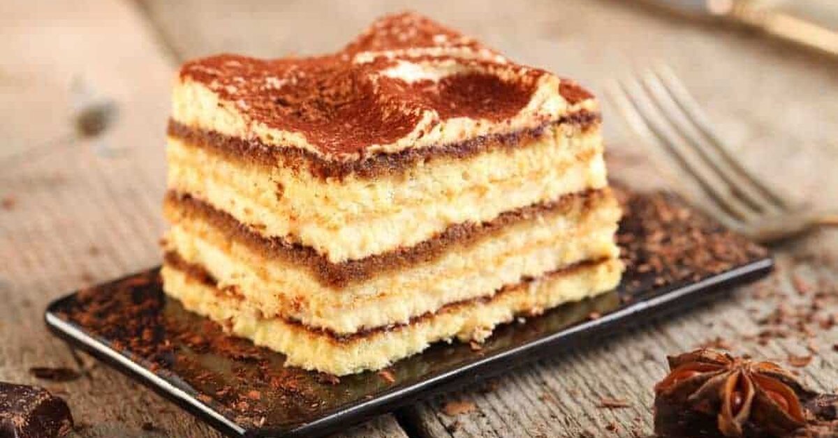 Tavuk Göğsü ile Bisküvili Pasta Tarifi Nasıl Yapılır?