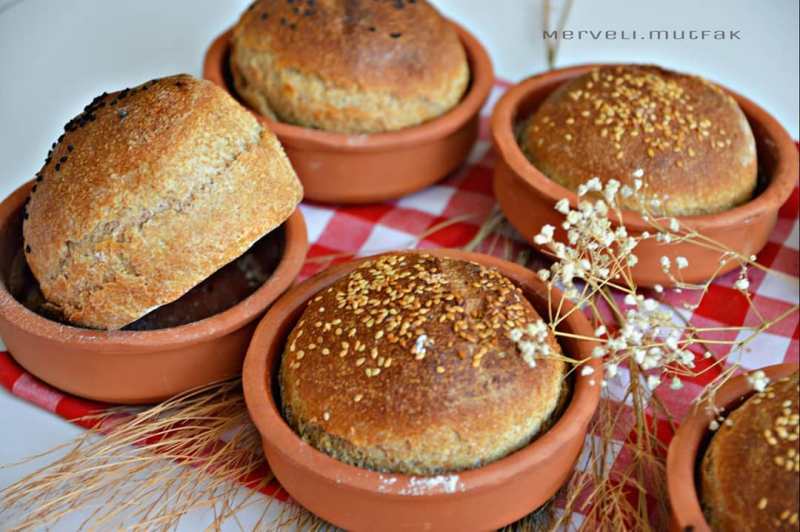 Güveçte Mini Ekmek Nasıl Yapılır?