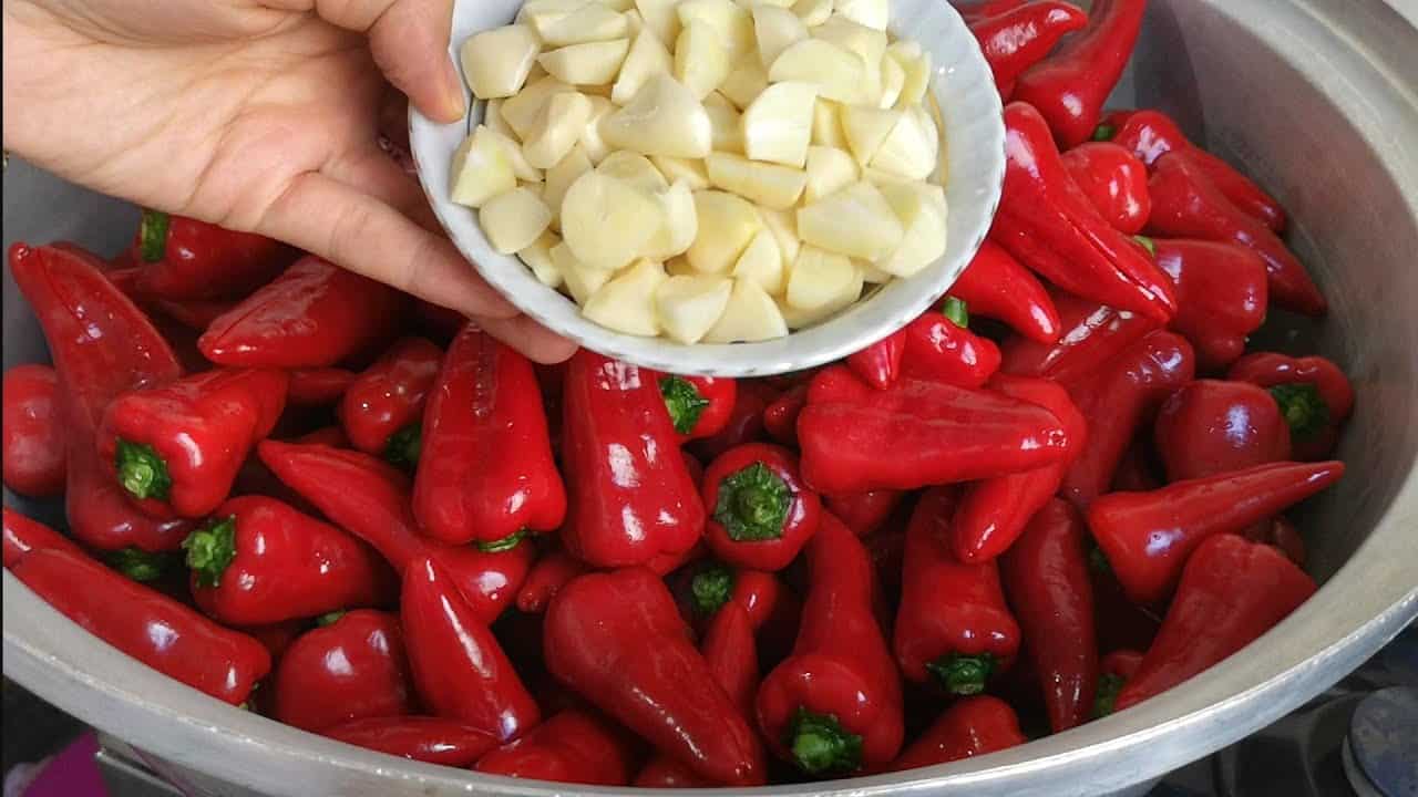 Acı Severler İçin Bomba Bir Turşu Tarifi