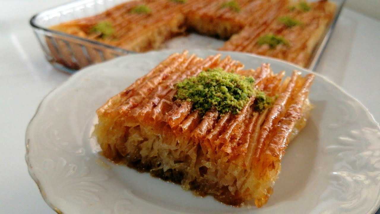 Baklavalık Yufkadan Efsane İrmikli Perde Tatlısı