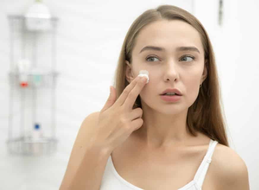 Cildi Canlandıran Bademli Peeling Tarifi