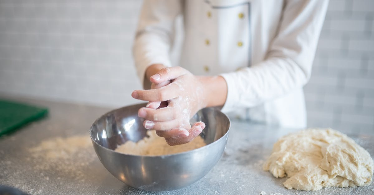 Pide hamuru yoğurma