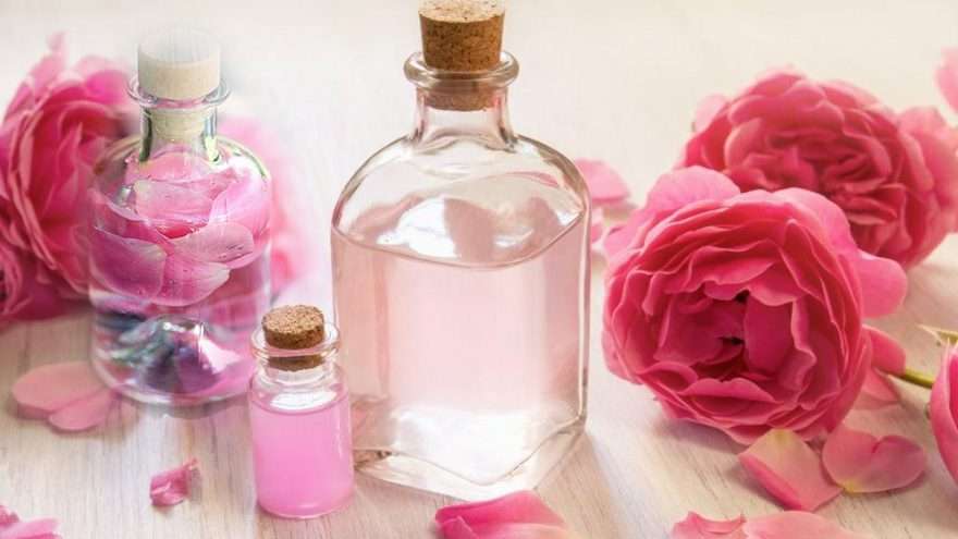 Gül Suyunun Cilde Faydaları