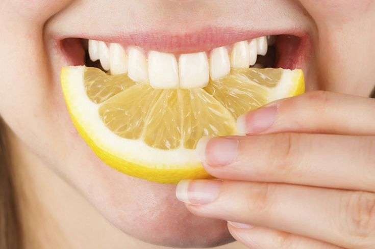Herkes sırrınızı merak ettiği! Doğal diş beyazlatan zerdeçal kürü!