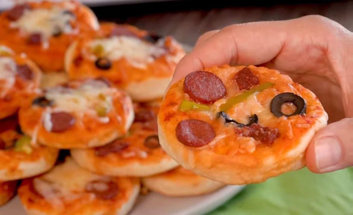 Kahvaltılık Mini Pizza Tarifi