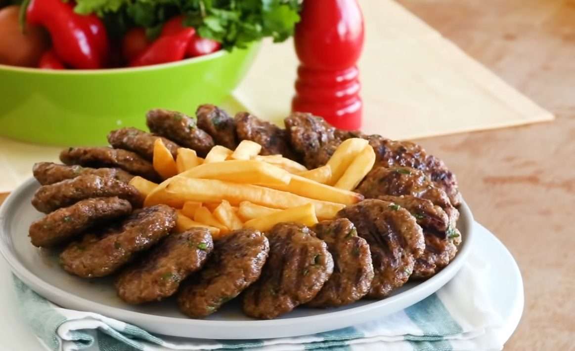 Kasap Köfte Tarifi Nasıl Yapılır?