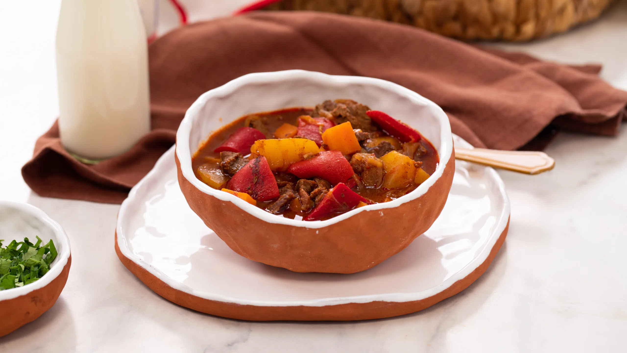 Kök Sebzeli Yahni: Kışa Özel, Lezzetli ve Sağlıklı Bir Sofra Klasiği