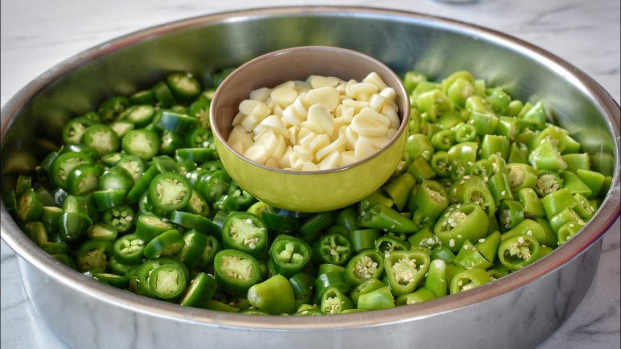 Kütür Kütür Acı Biber Turşusu