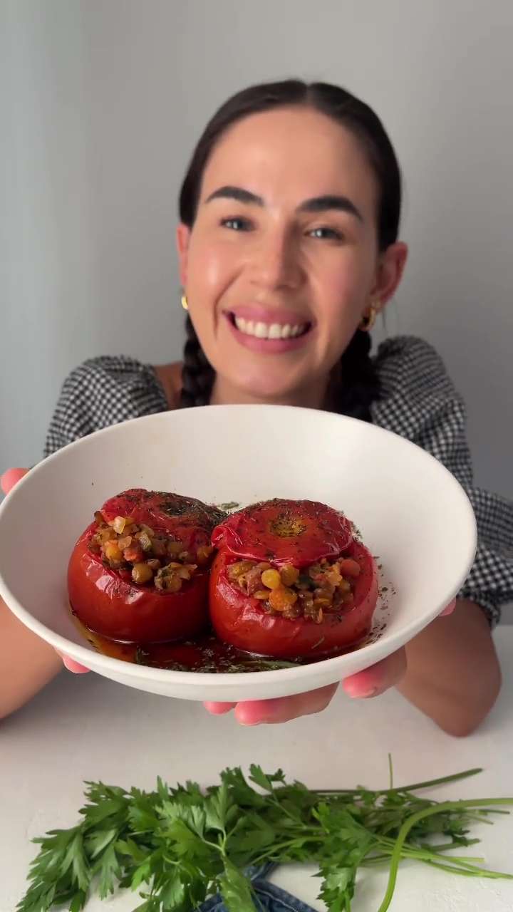 Bol Ekşili Mercimekli Domates Dolması Tarifi