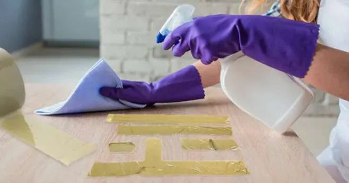 Yapışkan Bant Lekesi Nasıl Çıkar? 5 Etkili Yöntem