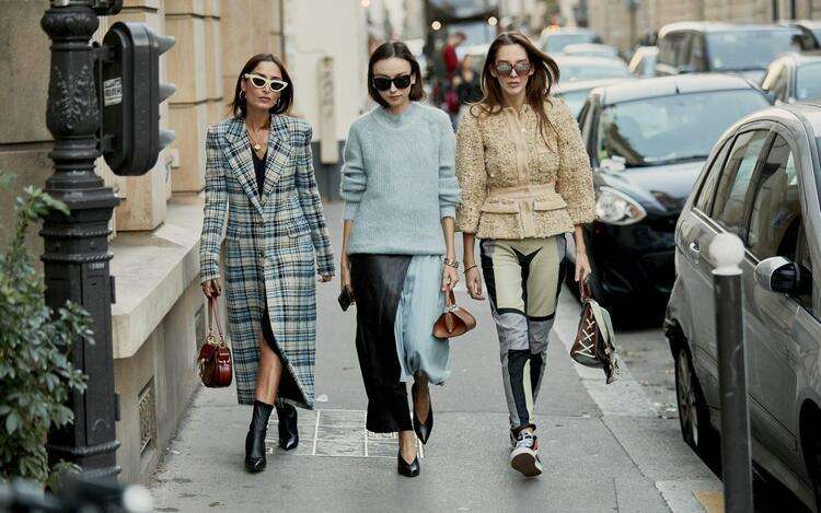 Yeni Sezon Kıyafetlerinde Işıltı Dozu Yüksek Bir Yolculuk