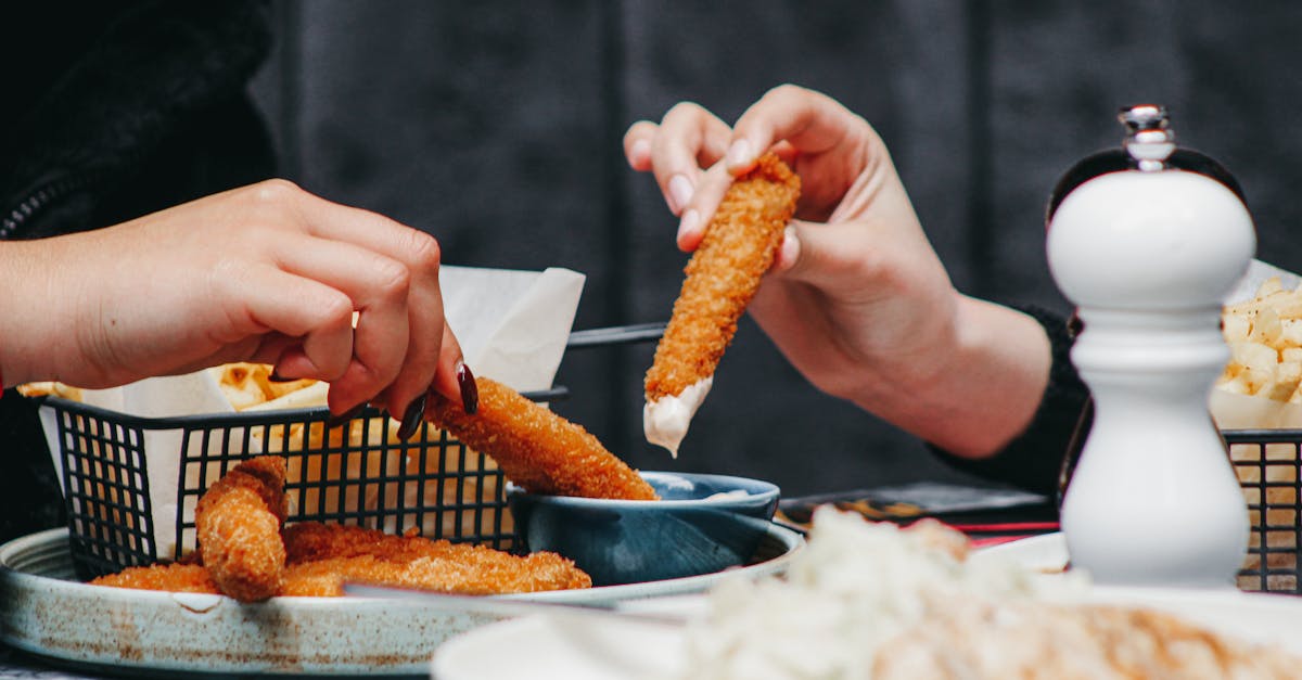 Cipsli Tavuk Tarifi: Fırında ve Tavada 3 Farklı Yöntem