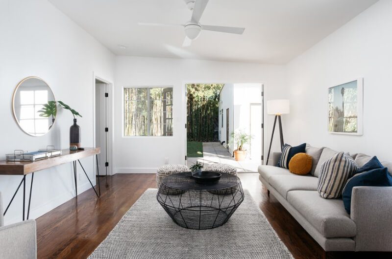 20 muhteşem gri ve beyaz çağdaş oturma odası tasarımları