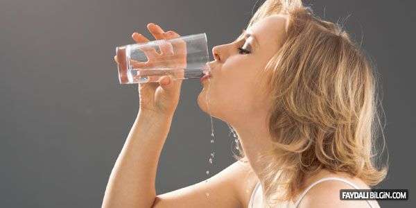aşırı susama ve sıvı alımındaki belirgin artış (polidipsi)