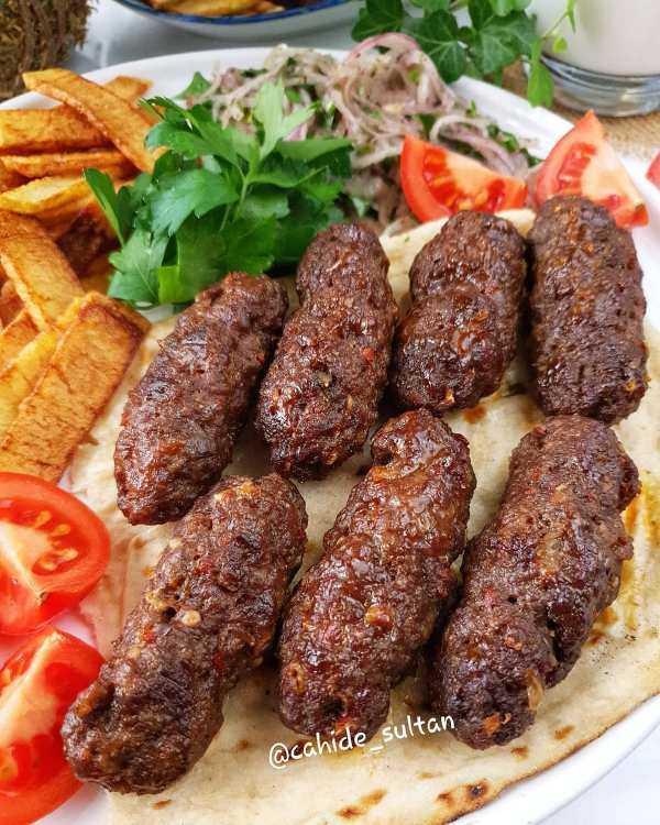 Kuru Köfte Tarifi - Dağılmayan Köfte Tarifi!